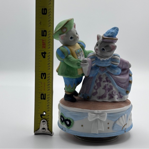 Vintage Porcelain Kitty Cucumber Schmid "Shall We Dance" Music Box - Picture 11 of 12